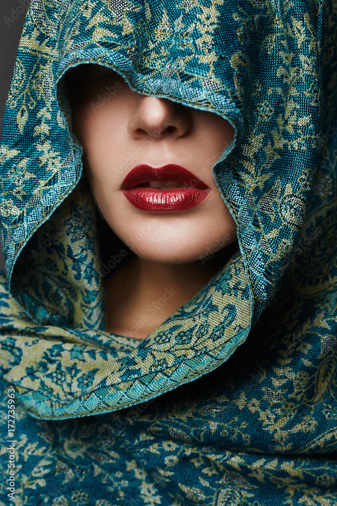 red lips girl.fashion islamic style red lips girl.fashion islamic style