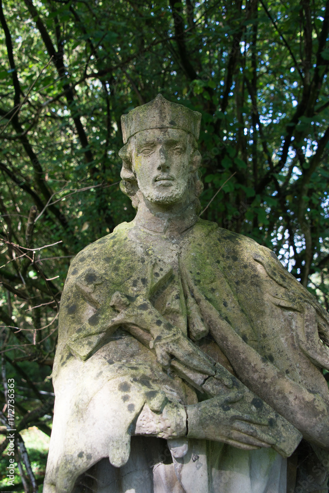 Fototapeta premium Statue eines Priesters