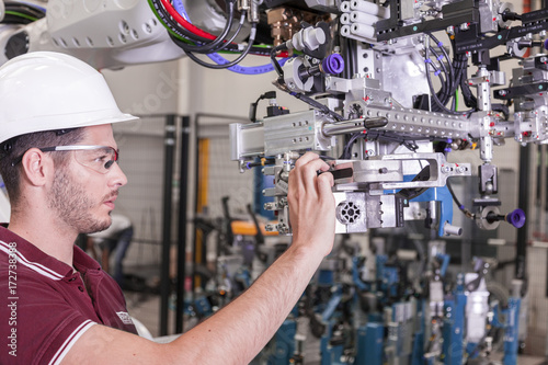 Techniker / Automotive / Robotik