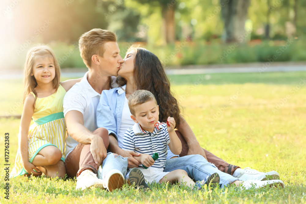 Fototapeta premium Happy family in park