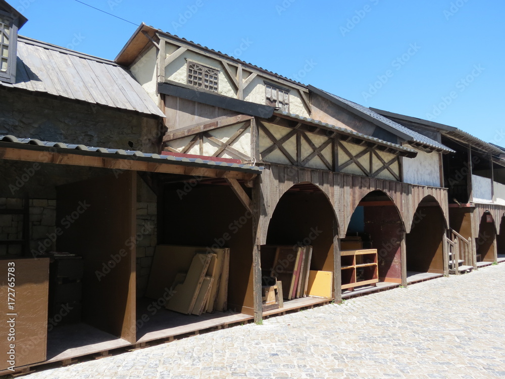 Portugal - Obidos - vieille rue avec bâtiments en bois