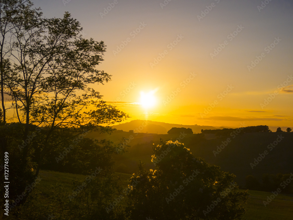 Fototapeta premium Beautiful sunset in the Tuscany - wonderful Italy