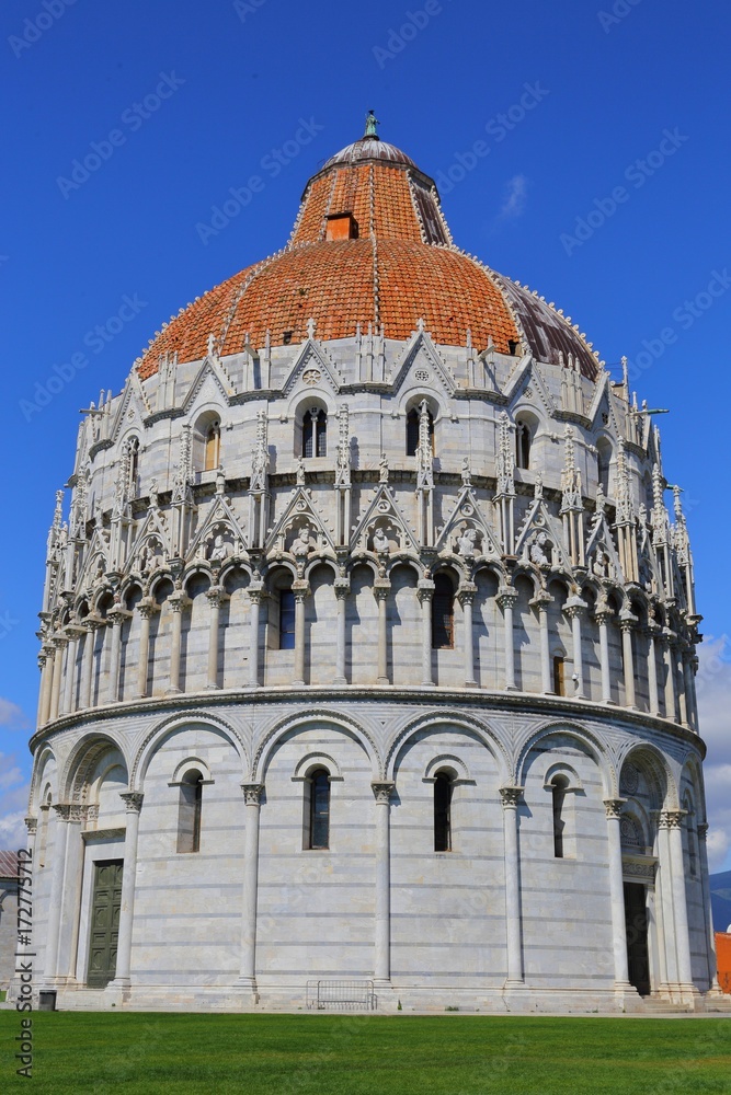the Leaning Tower of Pisa and Pisa Cathedral in Italy. 