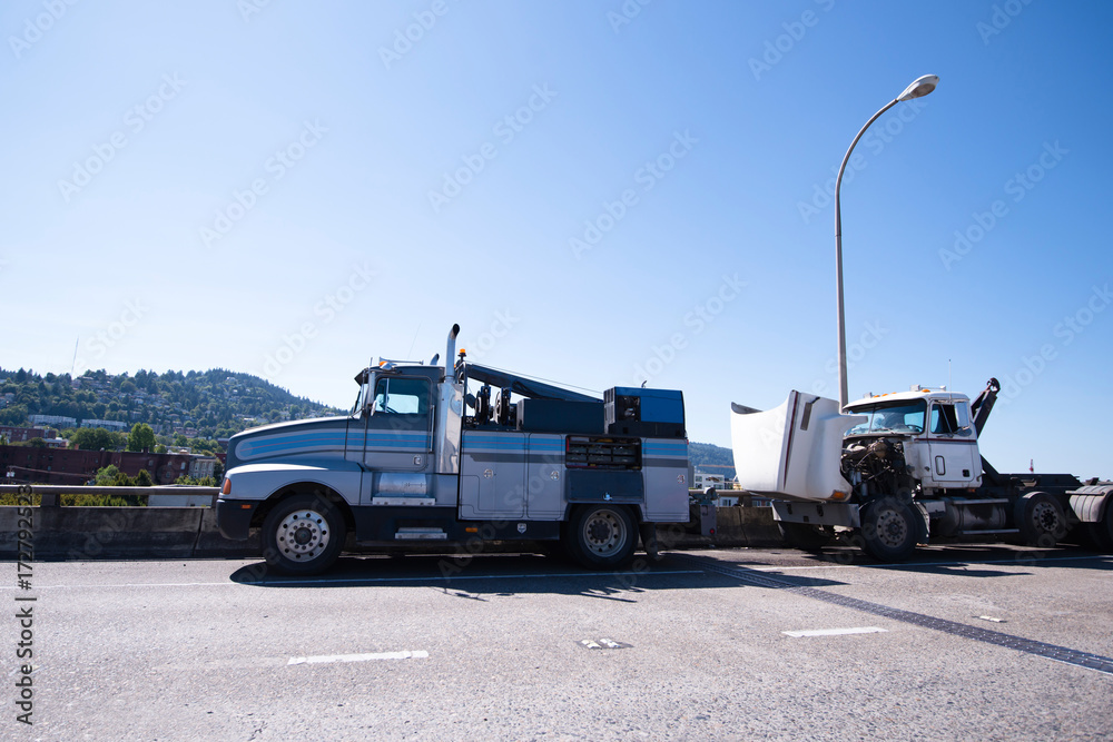 Mobile repair shop on the basis of towing semi truck is repairing