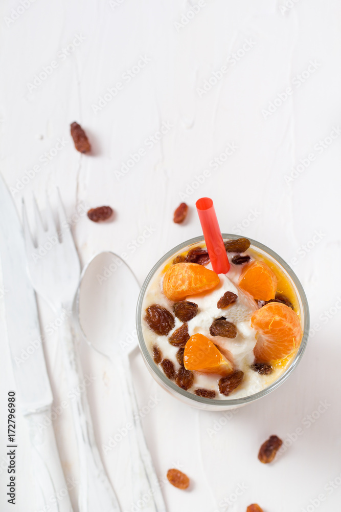 Dessert fruit yogurt Fresh fruit tangerine raisins Dessert fruit yogurt Fresh fruit tangerine raisins