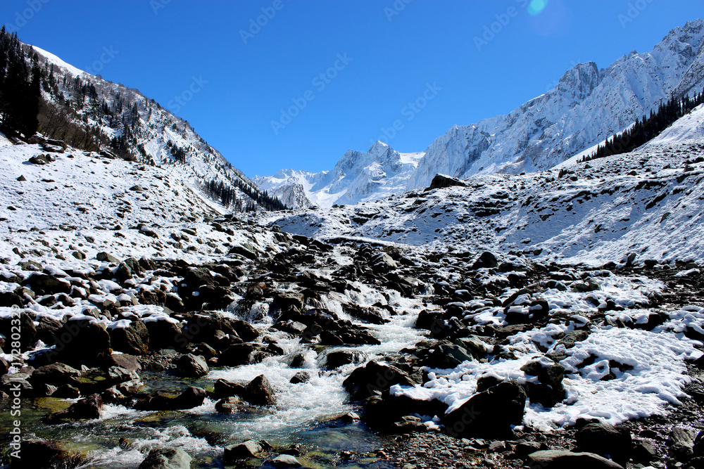 Snowy mountain. Sonmarg, Kashmir in India.