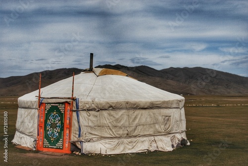 Yourte mongole dans la vallee de l'Orkhon