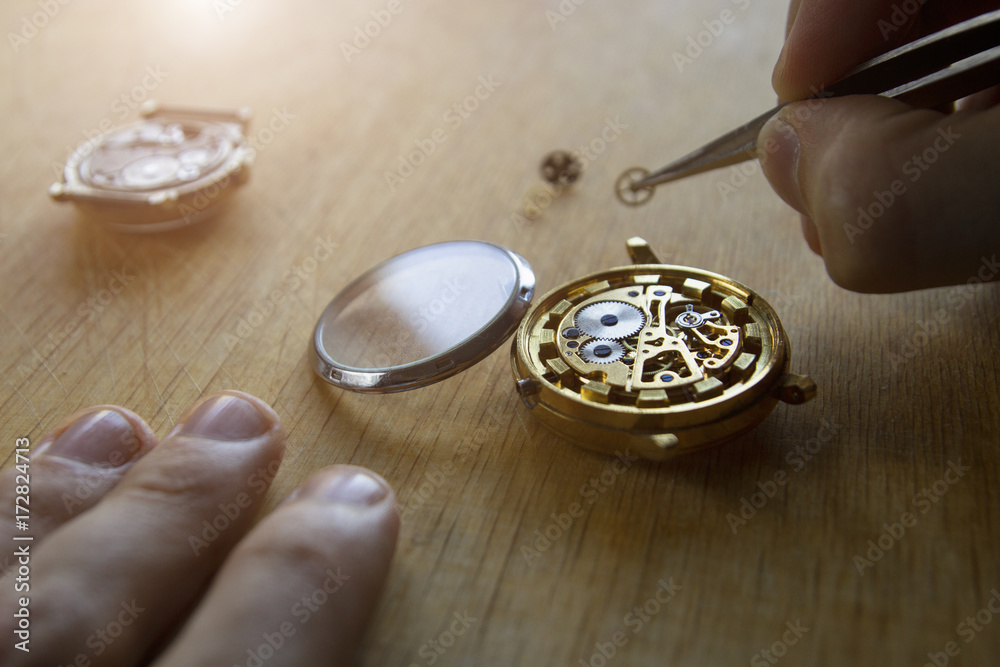 The process of repair of mechanical watches The process of repair of mechanical watches