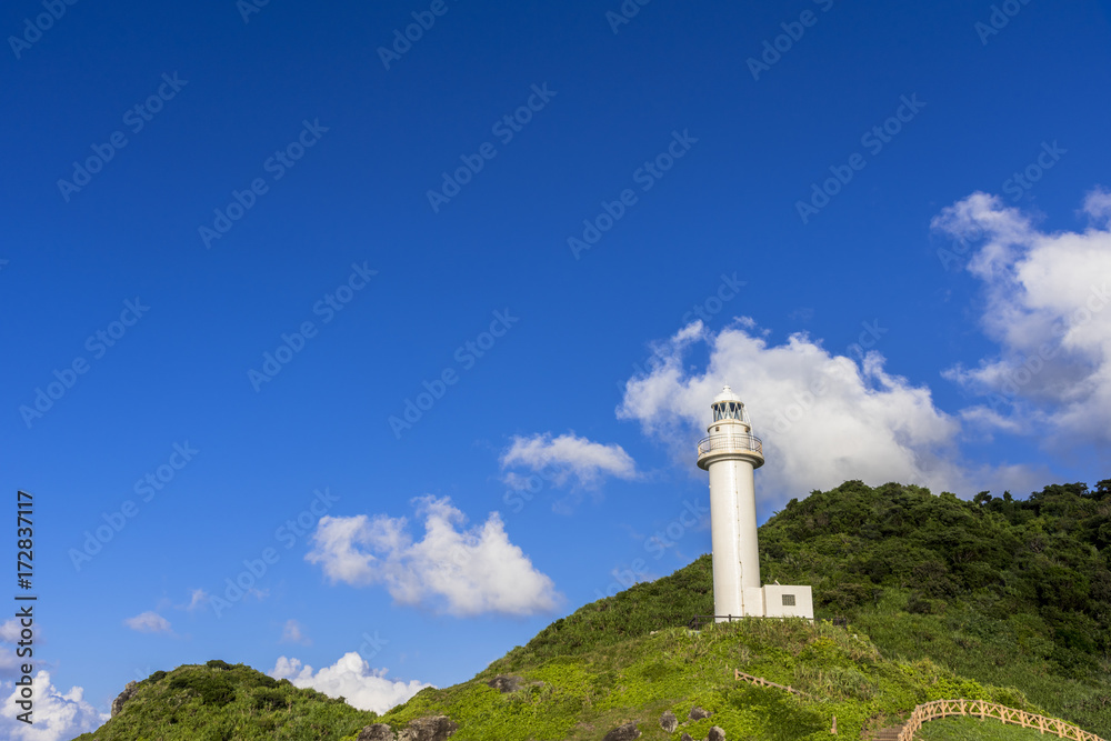 御神崎岬の白い灯台