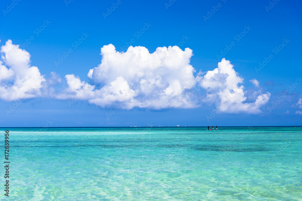 珊瑚礁の美しい竹富島のコンドイ浜