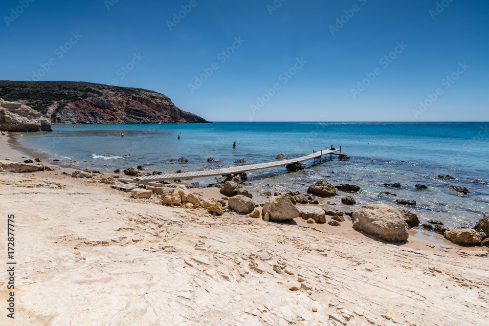 La spiaggia di Agios Sostis a Milos, arcipelago delle isole Cicladi GR