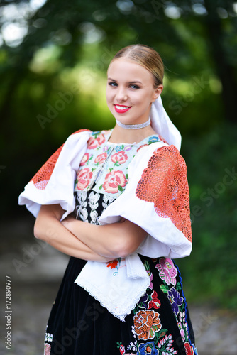 slovakian folklore woman