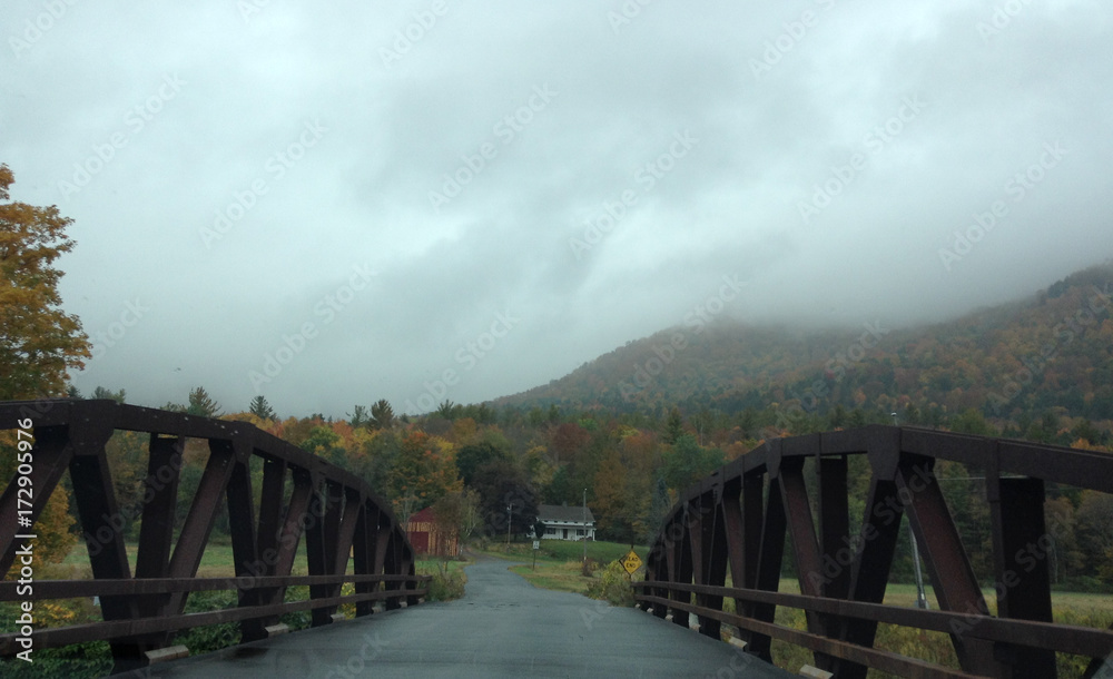 Obraz premium moutain bridge