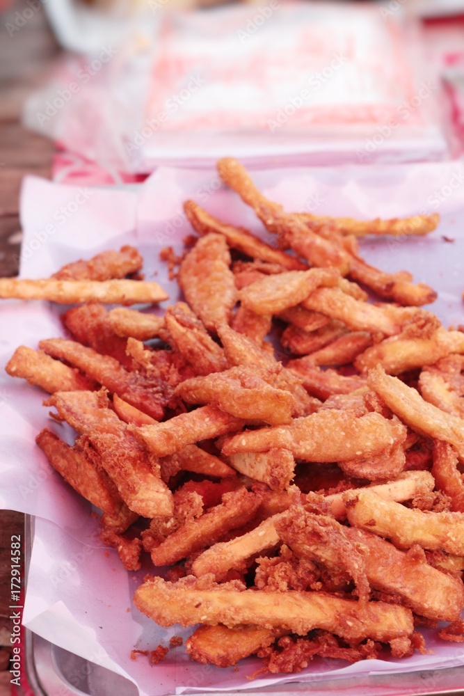 Fried banana is delicious in the market Fried banana is delicious in the market