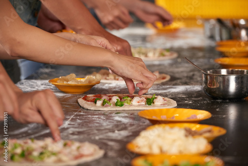Tableau sur toile Pizza making process