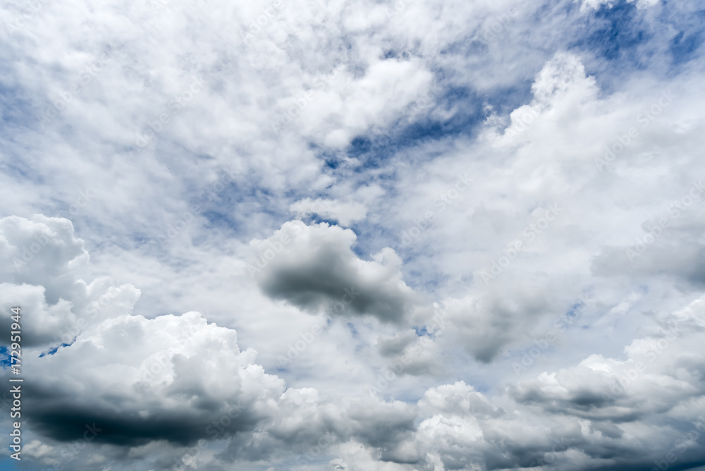 Obraz premium dark storm clouds with background,Dark clouds before a thunder-storm.