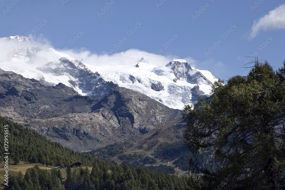 Il massiccio del monte Rosa ,visto dalla val d'Ayas.