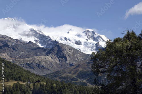 Il massiccio del monte Rosa ,visto dalla val d'Ayas.