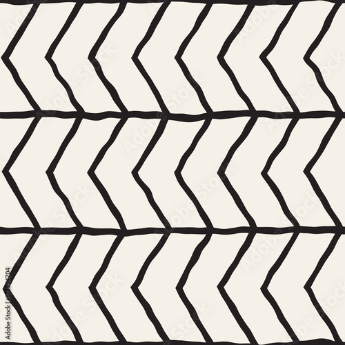 Hand drawn style seamless pattern. Abstract geometric tiling background in black and white. Vector doodle line lattice