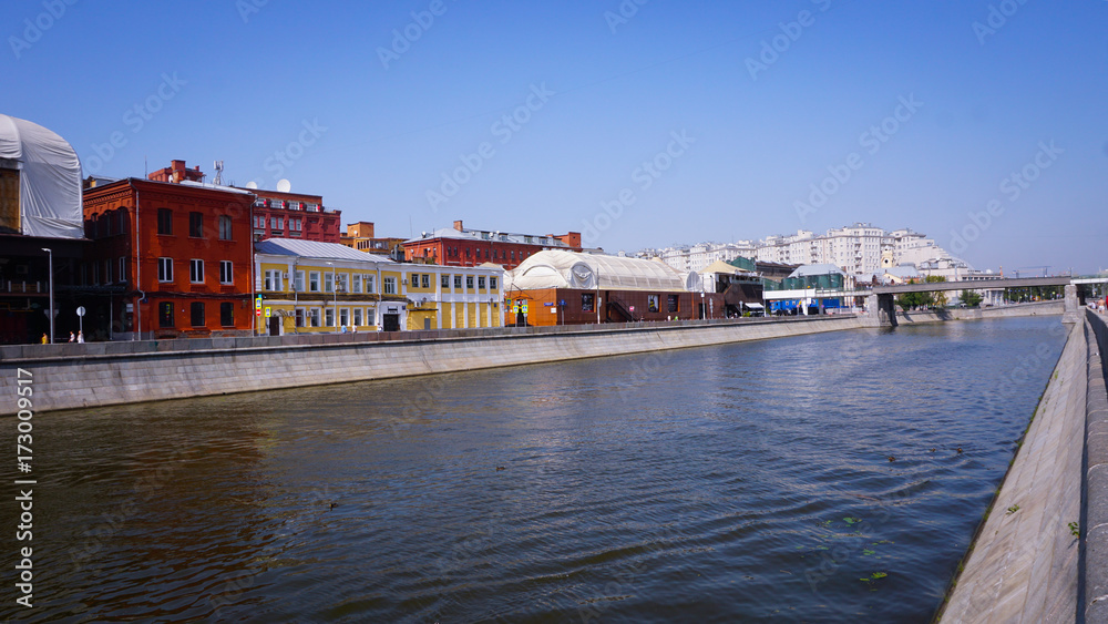 Naklejka premium Building and art