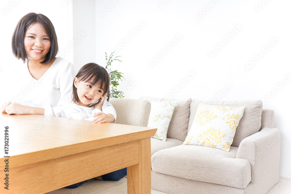 スマホを使う子ども