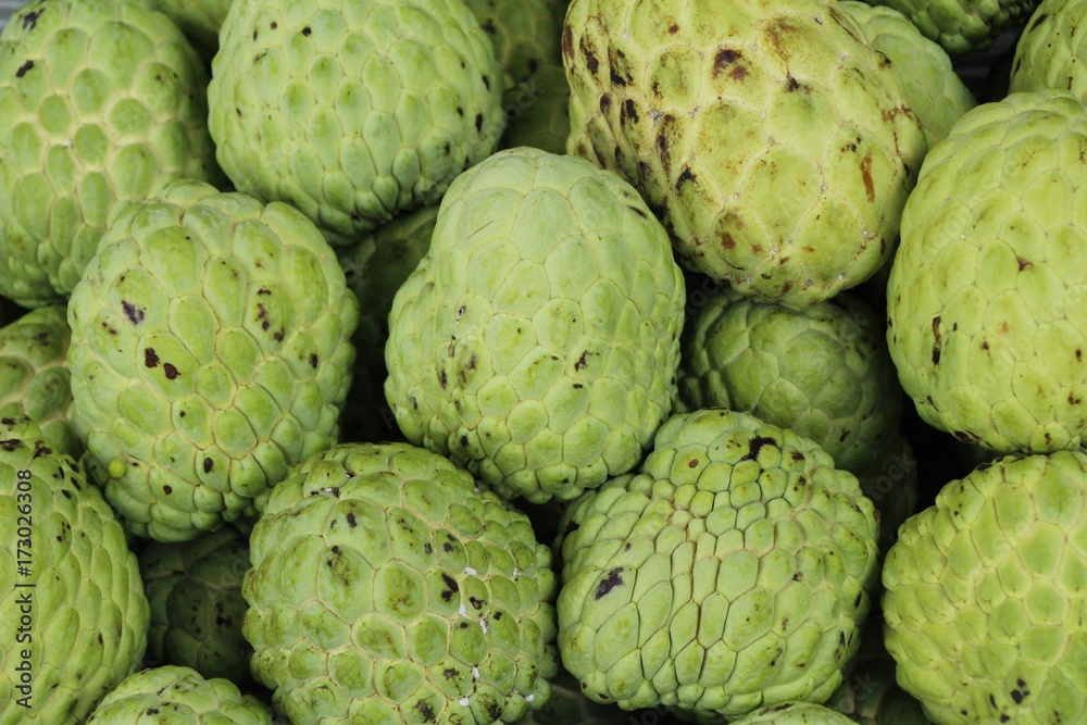 Sugar apple is delicious in the market