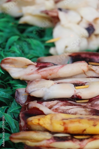 Grilled squid is delicious in the market
