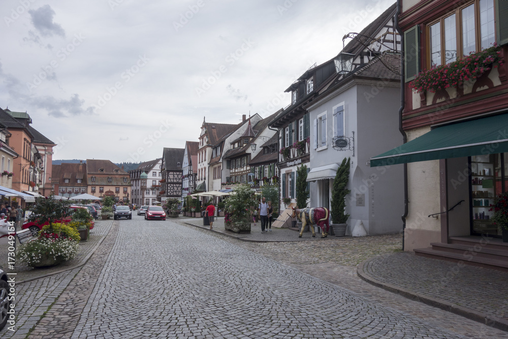 Naklejka premium GENGENBACH, BADEN-WURTTEMBERG/ GERMANY - AUGUST 16, 2017: Medieval town centre with characteristic half-timbered houses