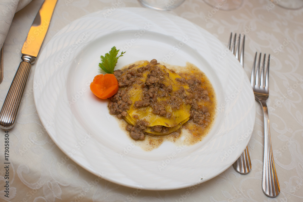 pasta funghi e ragu