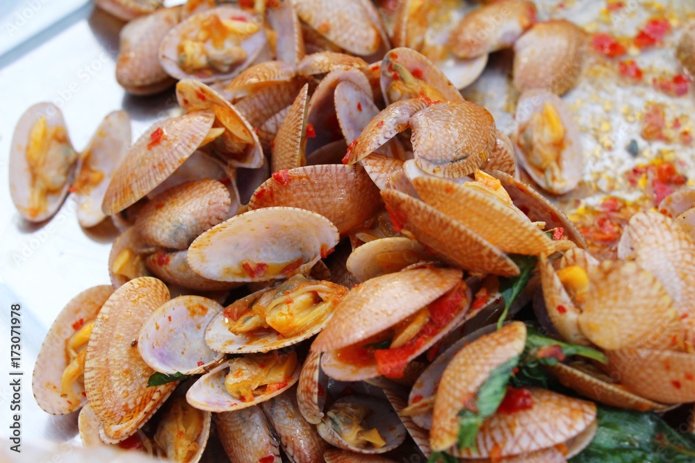 Spicy fried clam is delicious Spicy fried clam is delicious