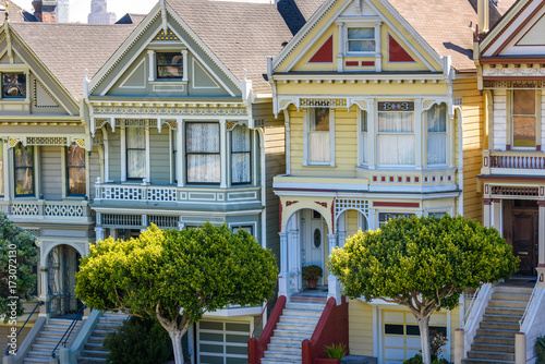 Schilderij op canvas Beautiful view of Painted Ladies, colorful Victorian houses located near scenic
