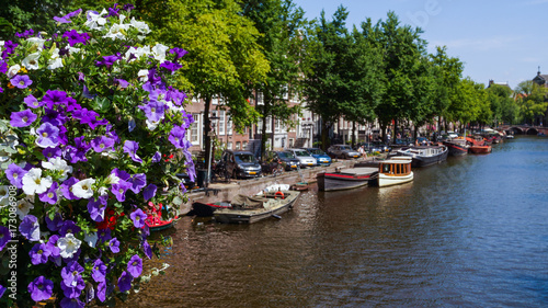 Schifffahrt in Amsterdam © Fabian