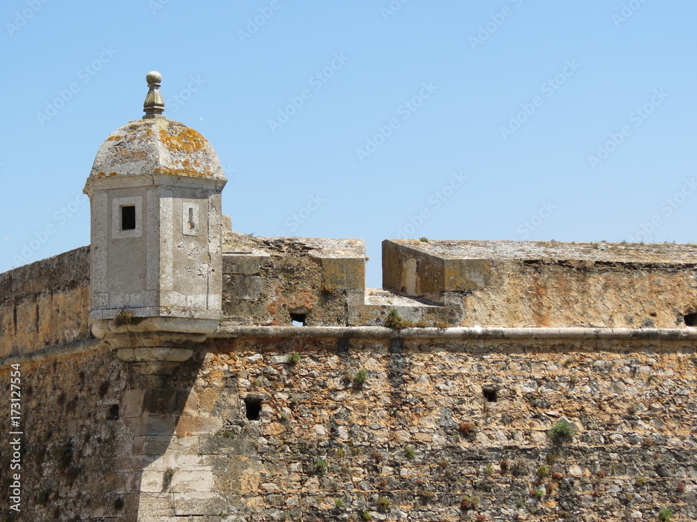 Portugal - Péniche - Echauguette sur les remparts de la citadelle, 