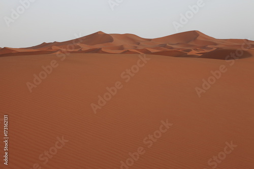 サハラ砂漠のシェビ大砂丘
