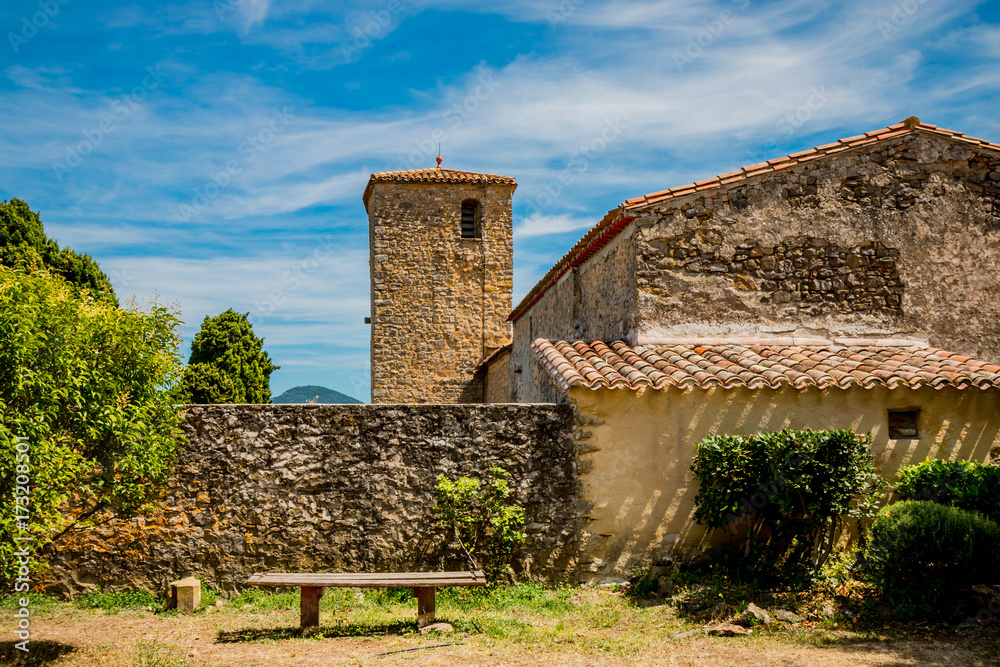 L'église Sainte-Marie-Madeleine à Rennes-le-Château L'église Sainte-Marie-Madeleine à Rennes-le-Château