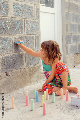 dessiner des coeurs pour maman. photo