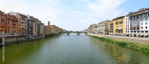 Fototapeta Naklejka Na Ścianę i Meble -  Architecture of landmark bridges in Florence, Italy.