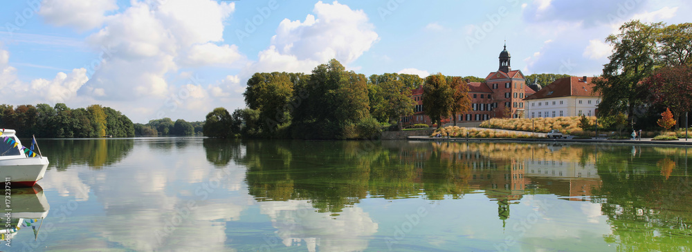 Obraz premium Stadt Eutin mit See und Schloss Schleswig-Holstein