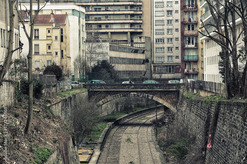 urban greyness - Paris - petite ceinture