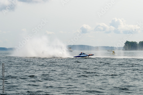hydroplanes with rooster tail plume