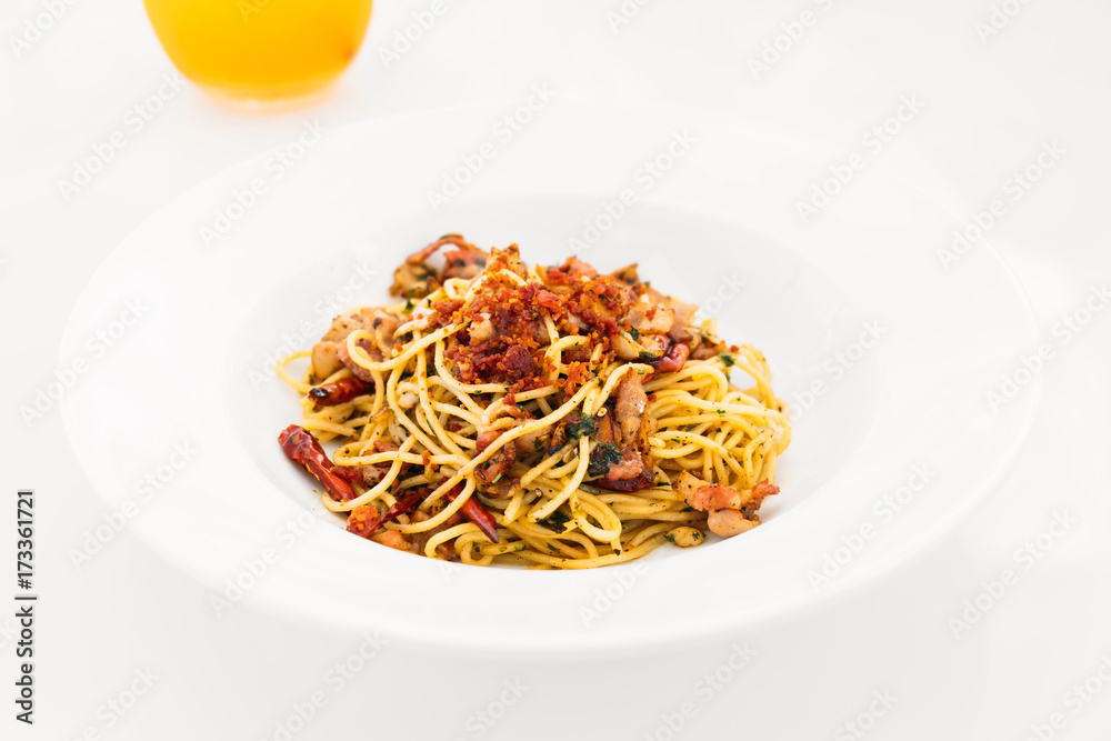 Spaghetti bacon with garlic Spaghetti bacon with garlic