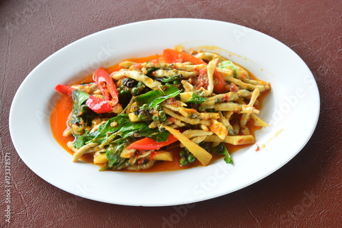 Fried herbal vegetables with shellfish
