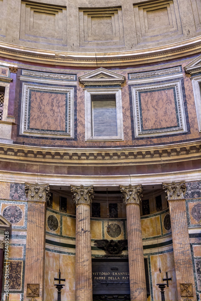 Obraz premium Ancient roman pantheon temple, interior