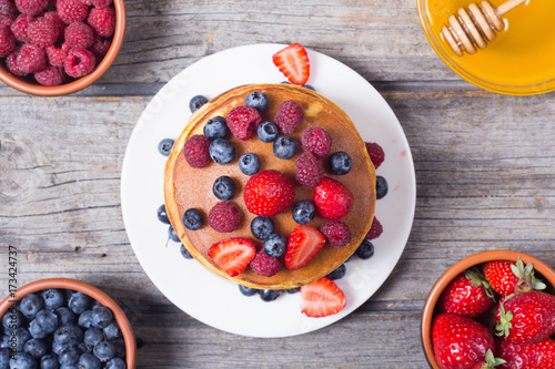 Pancakes with berries