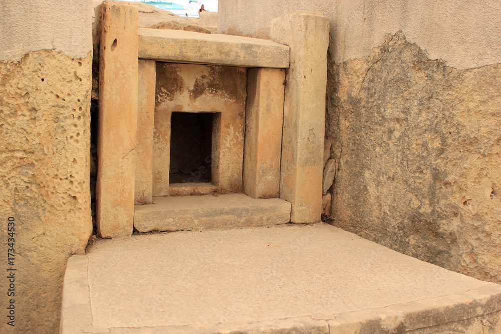 Portal im berühmten Tempel Hal Tarxien auf Malta Portal im berühmten Tempel Hal Tarxien auf Malta