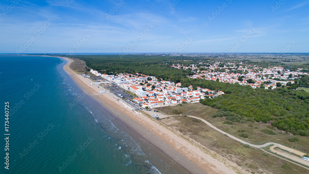 Photo aérienne de Notre-Dame-de-Monts en Vendée, France