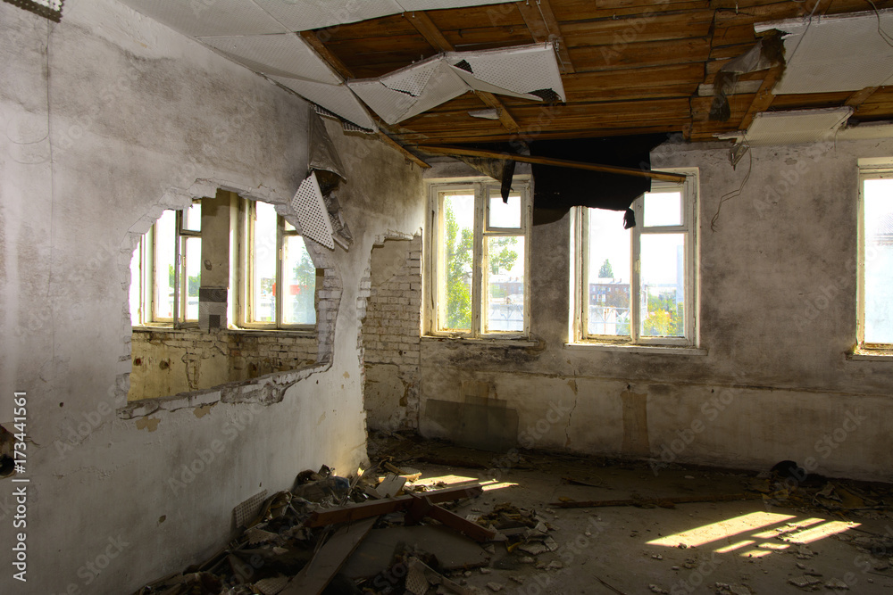 Destroy and plunder shop of the plant, which worked in the defense industry of Ukraine. Robbery and an act of vandalism. September 2017