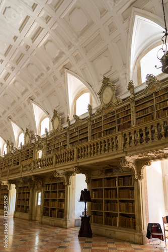 Portugal: el Convento Real y Mafra Biblioteca, palacio barroco y neoclásico - monasterio al lado de Lisboa