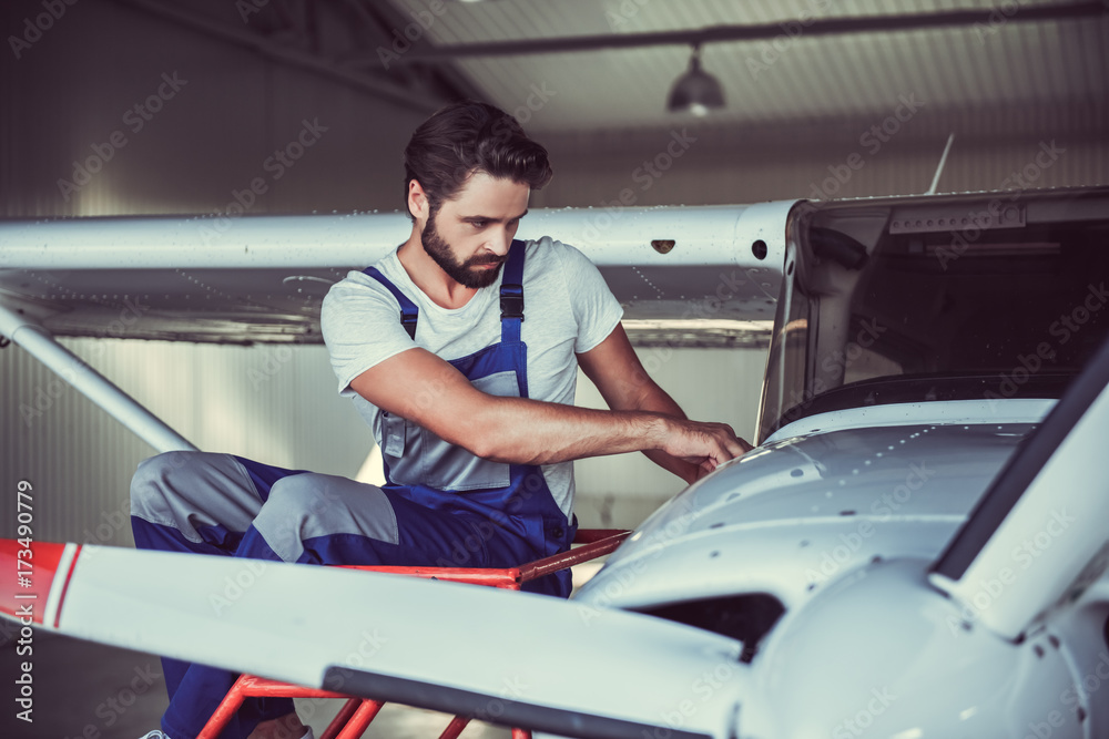 Mechanic and aircraft Mechanic and aircraft