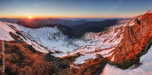 Fototapeta Naklejka Na Ścianę i Meble -  Sunset in winter - autumn mountain